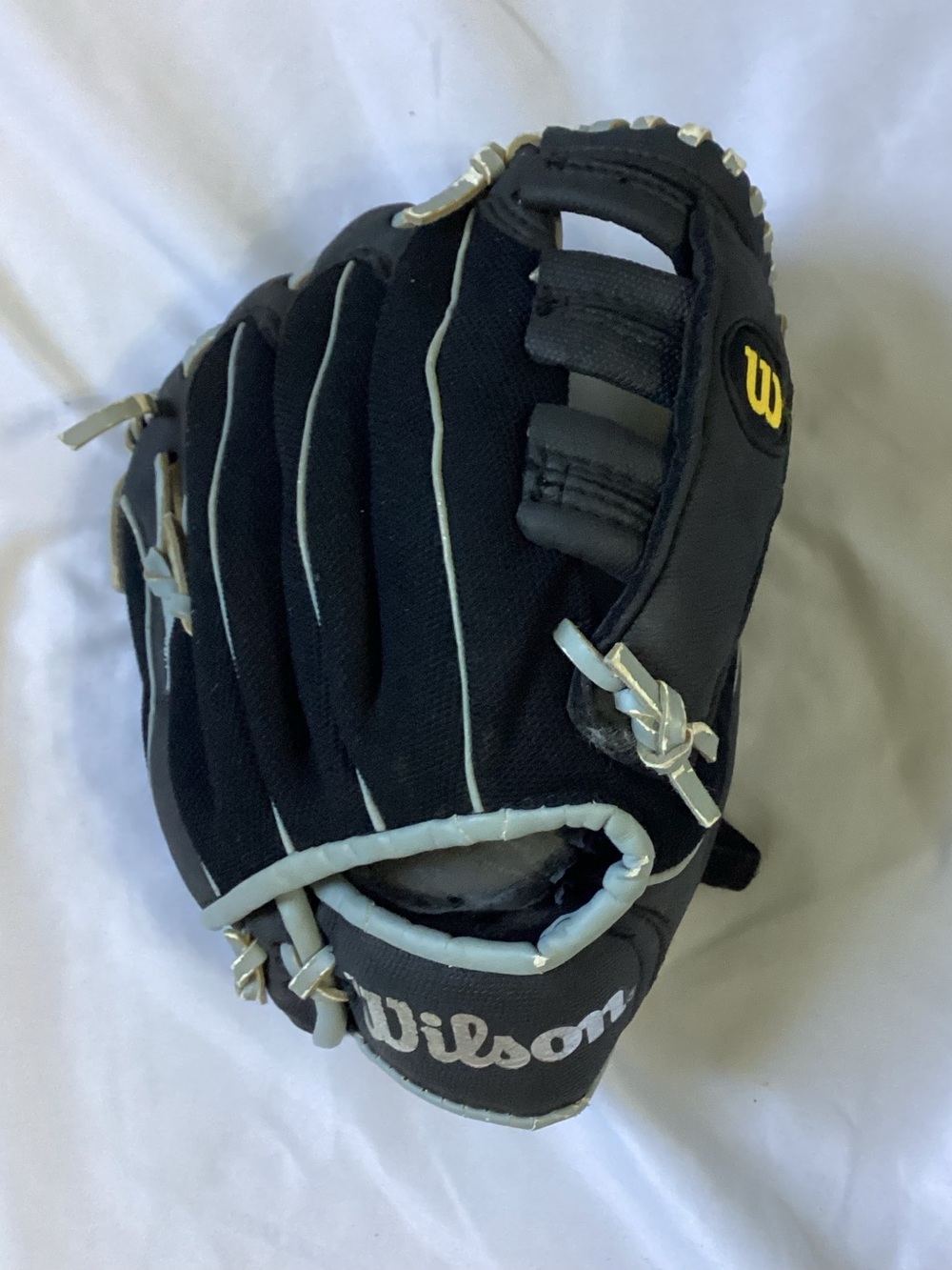 Wilson A200 Youth Baseball Glove 10.5” A2434WB Left Hand Black Used